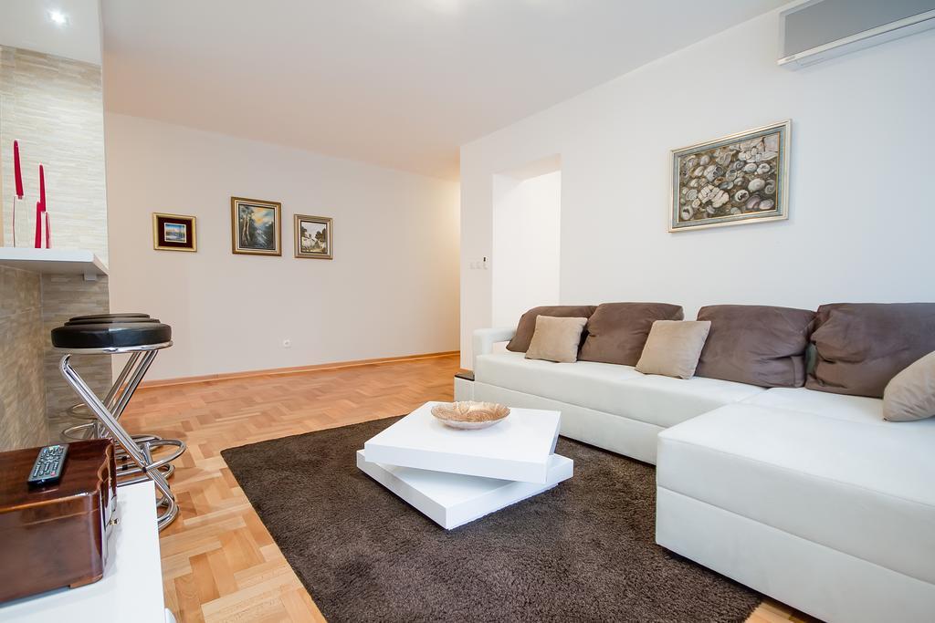 Apartments King Milan, City Center Belgrade Extérieur photo
